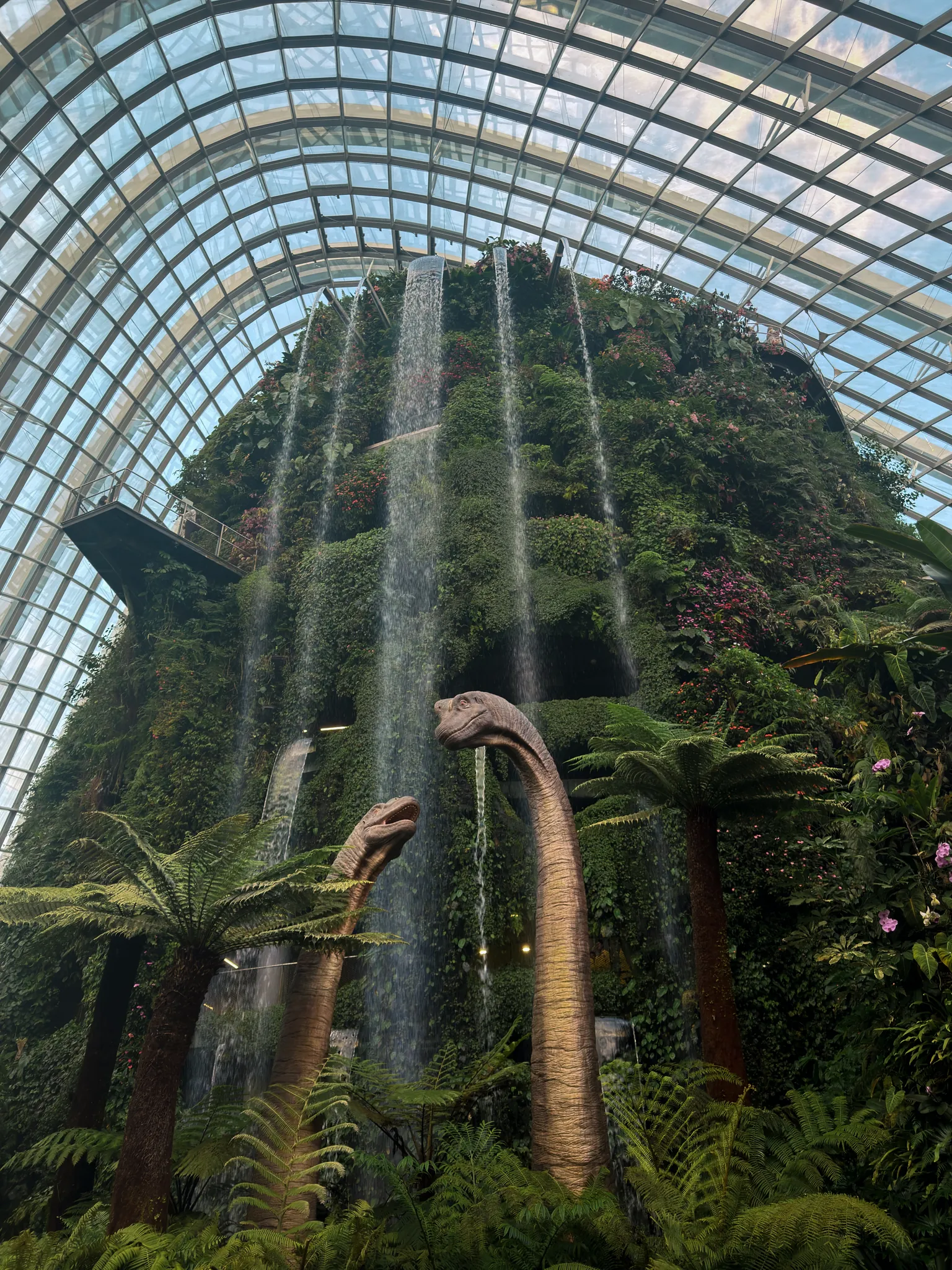 花穹植物山上的恐龙模型